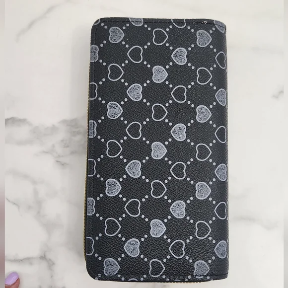 Stylish Black & White Heart Print Pattern Double Zip Wristlet Wallet - Picture 3 of 12